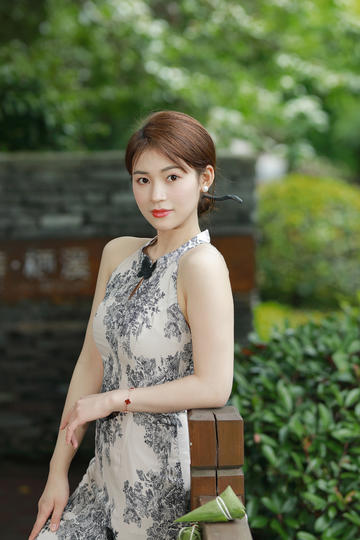 Aaia女王人体pics--,探寻神秘Aaia女王,人体艺术之美一瞥